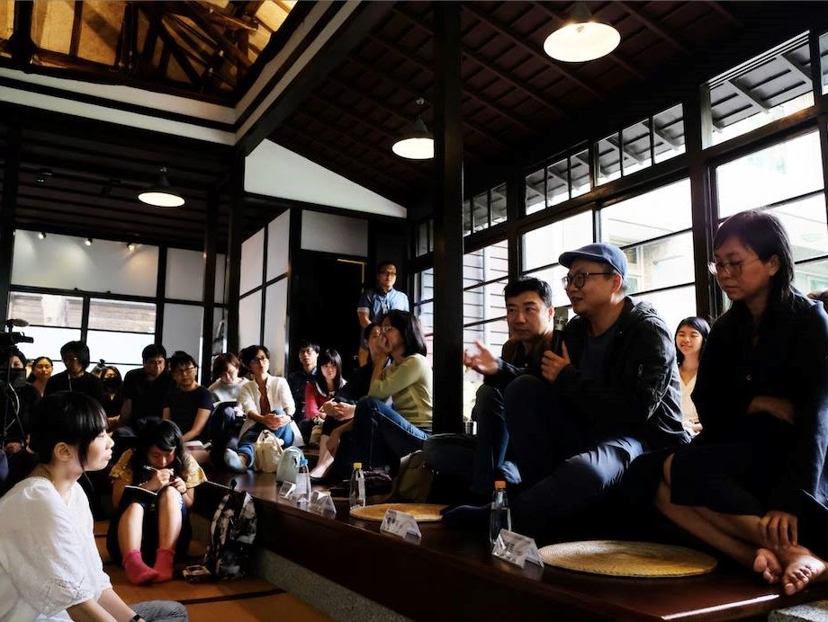 香港詩人廖偉棠、馬來西亞小說家賀淑芳回應文學跨域系列講座與會者的提問