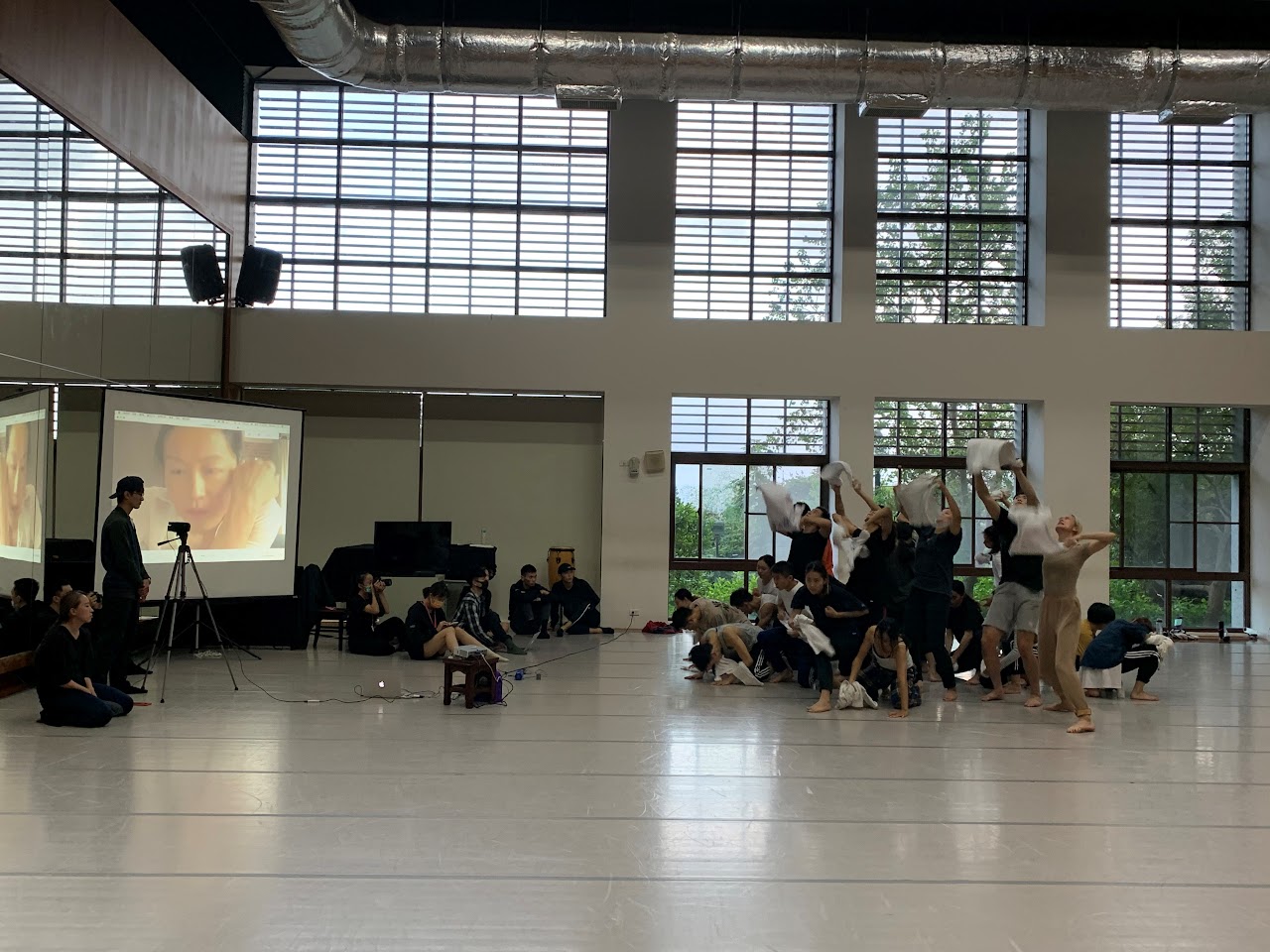 《趨勢探究‧動窺頂尖》開放彩排，與編舞家李貞葳海外連線工作紀錄。