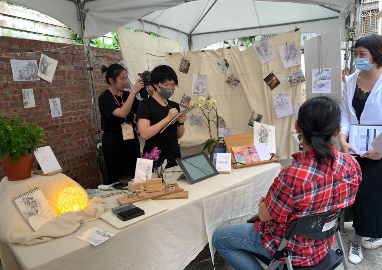 舉辦文創市集,團隊展售作品(18.5寫生計畫)