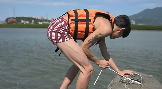 浮潛計畫(TUG OF WAR拔河計畫) ，研究生陳俊宇作品