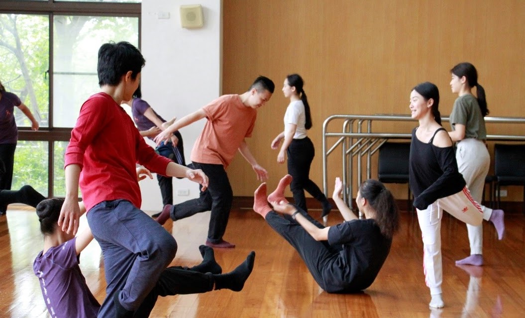 第一梯次《趨勢探究‧洞窺頂尖》肢體工作坊片段