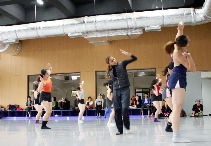 第二梯次《大師開路・親炙巨擘》開放排練，讓學員近距離體驗舞作排練狀況，瞭解舞者們的日常