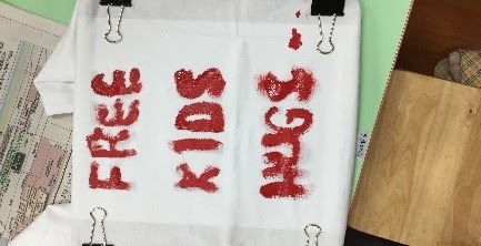 志工家長都會在旁邊協助小朋友，但有些小朋友挑戰自己完成，很厲害唷！